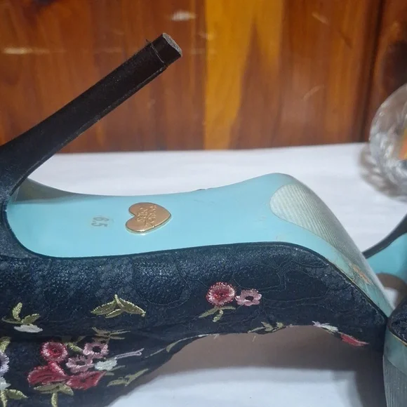 Besty Johnson Ankle Boots - Picture 13 of 15